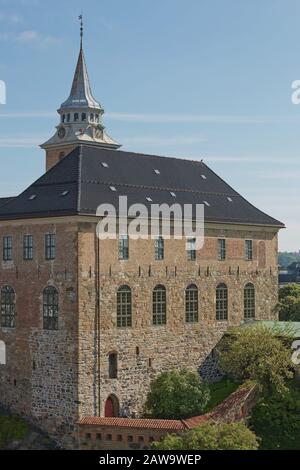 Die Festung Akershus oder die Burg Akershus von Oslo in Norwegen ist eine mittelalterliche Burg, die zum Schutz und zur Bereitstellung einer königlichen Residenz erbaut wurde. Stockfoto