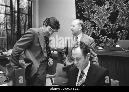 Lohnberatung Regierung mit der Arbeitsstiftung im SER-Gebäude Haag Datum: 30. November 1976 Standort: Den Haag, Südholland Schlüsselwörter: Beratungseinrichtung Name: Stiftung Arbeit Stockfoto