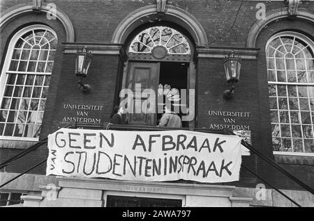 Maagdenhuis besetzte erneut im Zusammenhang mit Protesten gegen Angriffe auf das Teilnahmedatum: 25. April 1978 Schlagwörter: Berufseinrichtung Name: Maagdenhuis Stockfoto