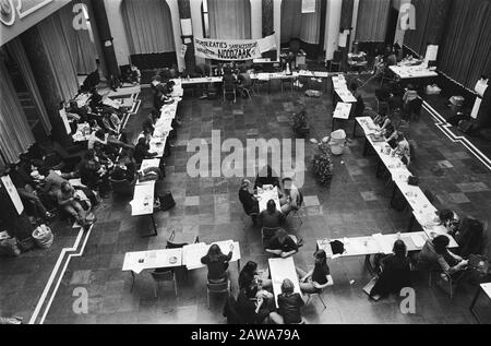 Maagdenhuis besetzte erneut im Zusammenhang mit Protesten gegen Angriffe auf das Teilnahmedatum: 25. April 1978 Schlagwörter: Berufseinrichtung Name: Maagdenhuis Stockfoto