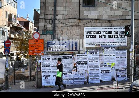 Natan Strauß Straße in Mir'a She'arim Stockfoto