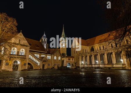 Braunschweiger Schloss und Kuppel beleuchteten in der Winternacht Stockfoto