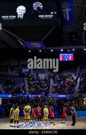 Auf Spanien. Feb. 2020. Iberostar tenera und rio grande Valley Vipers dauern die Schweigeminuto von Silenzio während Iberostar Teneras gegen Rio Grande Valley Vipers, FIBA Intercontinental Cup in Tenera, Italien, Februar 07 2020 Kredit: Unabhängige Fotoagentur/Alamy Live News Stockfoto