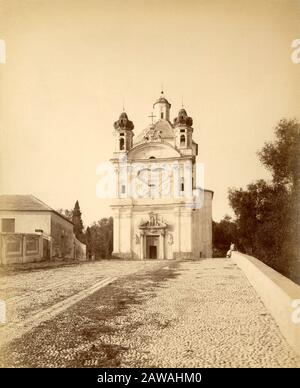 UM DIE ZEIT ZU ERWEITERN, UM DIE GESCHICHTE DER STADT ZU ÜBERBLICKEN Stockfoto