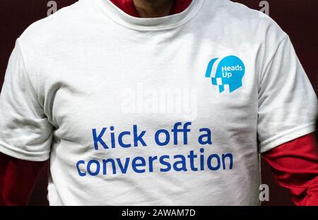 Bristol, Großbritannien. Februar 2020. Der Fußball kommt an zwei Wochenenden im Februar zusammen, um das bisher größte Gespräch über psychische Gesundheit zur Unterstützung der Heads Up Kampagne zu beginnen. Hemden, die von Spielern getragen werden, spielen beim Sky Bet Championship Match zwischen Bristol City und Birmingham City am Ashton Gate, Bristol, England am 7. Februar 2020. Foto von Andy Rowland. Kredit: Prime Media Images/Alamy Live News Stockfoto