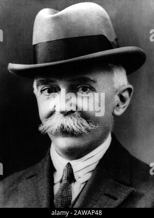 1920 Ca, FRANKREICH: Der Baron PIERRE DE FREDY DE COUBERTIN (* um 1963; † 1937), französischer Pädiater und Historiker, der als Gründer des Inter bekannt ist Stockfoto