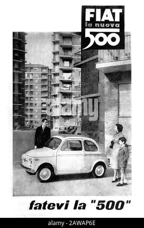 1959 Ca, TORINO, ITALIEN: Die italienische Autoindustrie FIAT (F.I.A.T. Fabbrica Italiana Automobili Torino ) Werbung für DEN FIAT 500. - Auto - Auto Stockfoto