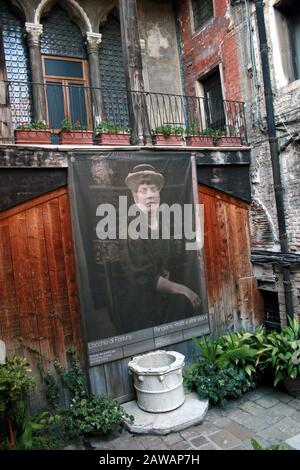 2006 , August , Venedig , Italien : Das MUSEUM PALAZZO FORTUNY ( Palazzo Pesaro degli Orfei ) wurde nach den Restaurants wieder eröffnet. Haus der gefeierten Pai Stockfoto