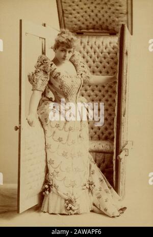 1890 Ca, New York, USA: Die gefeierte amerikanische Tänzerin und Schauspielerin LILLIAN RUSSELL (* 1861; † 1922) in der Rolle DER GRAND DUCHESS. Foto von Na Stockfoto