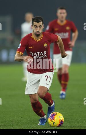 Rom, Italien. Februar 2020. ROM, Italien - 07.02.2020: Mikhitaryan (AS ROMA) im Einsatz beim italienischen Serie-A-Fußballspiel 23 zwischen As Roma vs Bolognai im Olympiastadion Rom. Kredit: Unabhängige Fotoagentur/Alamy Live News Stockfoto