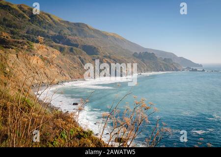 Klippen und Pazifischer Ozean. Monterey County, Pacific Coast, Kalifornien Stockfoto