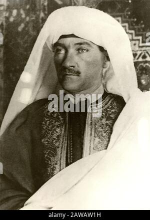 1911 , TRIPOLIS , LYBIA : Der türkische Politiker Mustafa Kemal Atatürk (* 1881 in Tripolis; † 1938). Präsident der Republikanischen Volkspartei Stockfoto