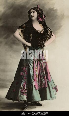 1900 Ca, PARIS, FRANKREICH: Die gefeierte Opernsängerin und Tänzerin, demi-mondaine der pariser Belle Epoque LA BELLE OTERO ( Agustina Otero Iglesias , 1 Stockfoto