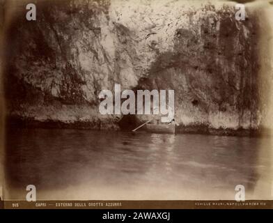 1890 Ca, Insel CAPRI, Neapel, ITALIEN: Eingang der BLAUEN GROTTE ( La GROTTE AZZURRA ), Foto von ACHILLE MAURI, Neapel - Neapel - Neapel - Neapel - Neapel - I Stockfoto