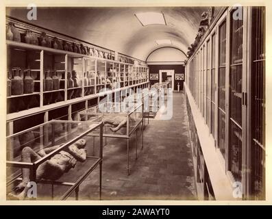 1890 ca. , POMPEI , Neapel, Kampanien , ITALIEN : Das MUSEUM von Scavi di Pompei . Foto von Sommer, Neapel . - POMPEJI - FORUM - ITALIA - FOT Stockfoto