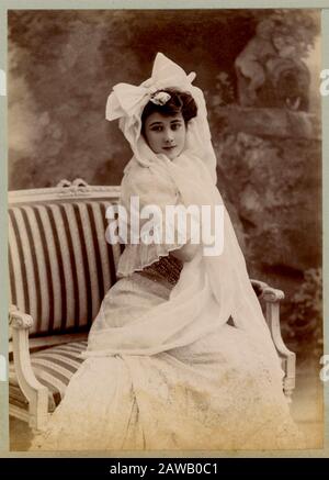 Ca, Paris, Frankreich: Die französische Schauspielerin Mademoiselle Harlay ( Hélène Devilliers ), Foto von Reutlinger, Paris . Harlay wurde sev Stockfoto