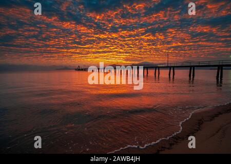 Cardwell Jetty bei Sonnenaufgang, Cardwell North Queensland, Australien Stockfoto