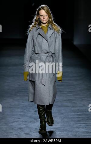 New York, New York, USA. Februar 2020. RAG & Bone FW20 Runway während der New York Fashion Week Februar 2020 - New York, USA 07/02/2020 - Usage Worldwide Credit: Dpa Picture Alliance/Alamy Live News Stockfoto