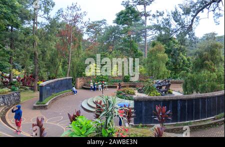 Baguio City, Philippinen - 20. Dezember 2019: Blick auf den Botanischen Garten Baguio Stockfoto