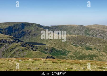 Blick von harter Fiel auf Blea Water mit Pilot Crag, High Street, Long Stile, Short Stile, Kidsty Pike & High Raise (802M rechts), Lake District, Cumbr Stockfoto