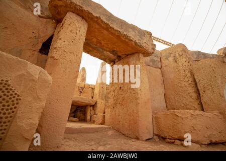 Eine steinerne Tür aus Megalithstein am Hagar Qim Komplex in Qrendi Malta Stockfoto