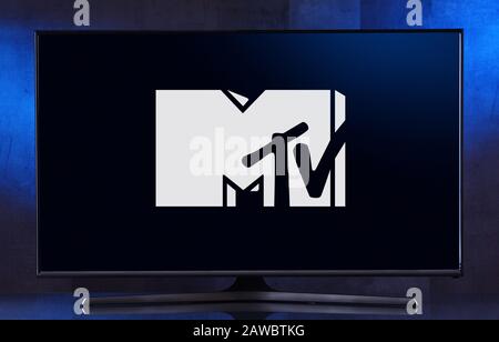 Poznan, POL - 04. FEBRUAR 2020: Flachbildfernseher mit Logo von MTV, einem amerikanischen Pay-TV-Sender mit Sitz in New York City Stockfoto