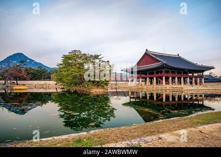 Der größte und bekannteste Palast in Seoul, Gyeongbokgung. Stockfoto