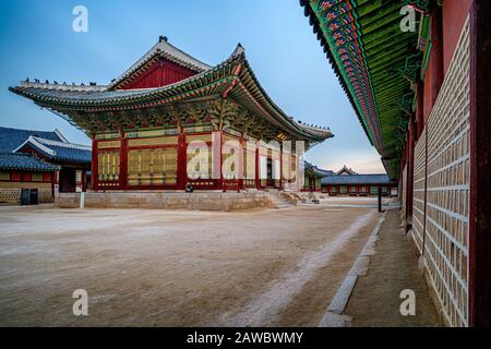 Der größte und bekannteste Palast in Seoul, Gyeongbokgung. Stockfoto