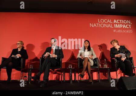 Kandidaten für die Labour-Führung (von links nach rechts) Rebecca Long-Bailey, Jim McMahon (für Sir Kier Starmer), Lisa Nandy und Emily Thornberry während der von der Labour-Führung in Nottingham angedrängten Anwärter. Stockfoto