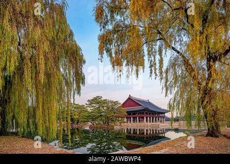 Der größte und bekannteste Palast in Seoul, Gyeongbokgung. Stockfoto