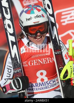 Garmisch Partenkirchen, Deutschland. Februar 2020. Ski Alpin: Weltcup, Abfahrt, Damen. Viktoria Rebensburg aus Deutschland jubst im Ziel. Credit: Stephan Jansen / dpa / Alamy Live News Stockfoto