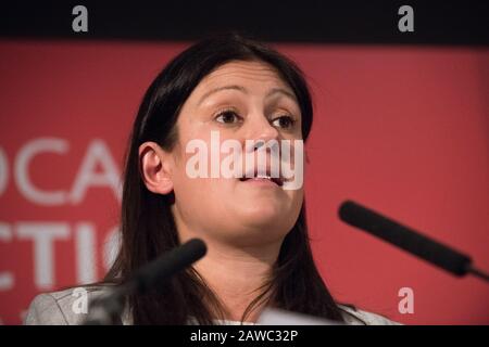 Nottingham, Nottinghamshire, England, Großbritannien. Februar 2020. Lisa Nandy Kandidatin für die Wahl der Labour-Partei Rede und Stelle Fragen von Mitgliedern der Labour Party spätestens in der Husting-Runde. Credit: Alan Beastall/Alamy Live News Stockfoto