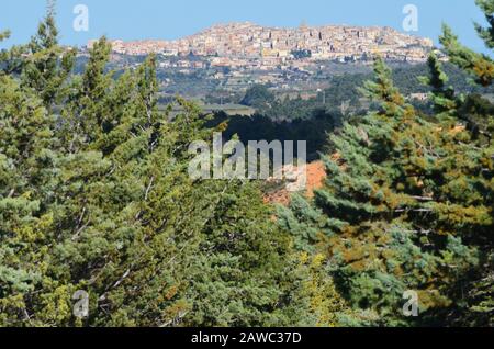 Horta de Sant Joan, ein Dorf auf einem Hügel in der Nähe des Naturparks Els Ports, Katalonien Stockfoto