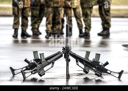 Pyramide der von Soldaten gebauten Waffen, Litauen, Rukla. Stockfoto