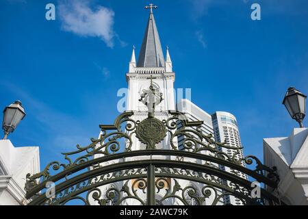 Teilweiser Blick auf CHIJMES, das ehemalige Kloster des Heiligen Säuglings-Jesus, wurde nun in ein Restaurantzentrum umgebaut, Singapur Stockfoto