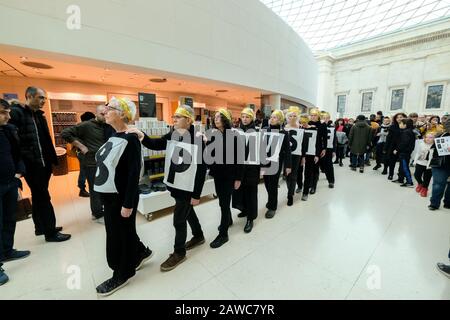 British Museum, London, Großbritannien. Februar 2020. Der Klimawandel protestiert im British Museum gegen BP. Credit: Matthew Chattle/Alamy Live News Stockfoto