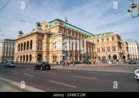 Wien, Österreich 25. November 2019 - Wiener Staatsopernhaus. Stockfoto