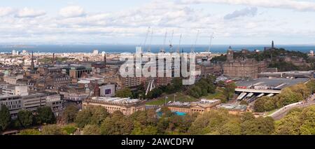 Blick auf das Stadtzentrum von Edinburgh Castle, Schottland. Stockfoto