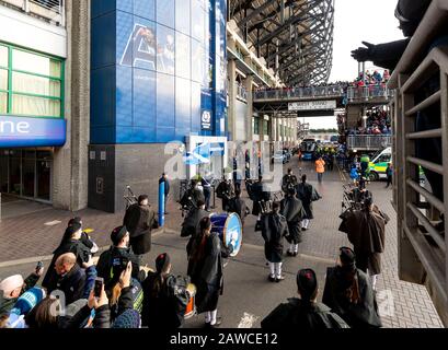 Murrayfield Sadium, Edinburgh, Großbritannien. Februar 2020. International Six Nations Rugby, Scotland versus England; 8. Februar 2020; Murrayfield Sadium, Edinburgh, Schottland; International Six Nations Rugby, Schottland versus England; Schottland Team trifft für das Spiel Credit: Action Plus Sports/Alamy Live News ein Stockfoto