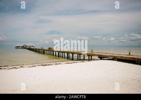 Historischer Angelpier der Stadt Anna Maria auf der Insel Anna Maria, Forida Stockfoto