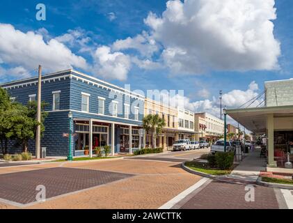 Oak Street im historischen Distrikt ist im National Register of Historic Places in der antiken Einkaufsstadt Arcadia Florida gelistet. Stockfoto