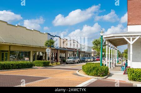 Oak Street im historischen Distrikt ist im National Register of Historic Places in der antiken Einkaufsstadt Arcadia Florida gelistet. Stockfoto