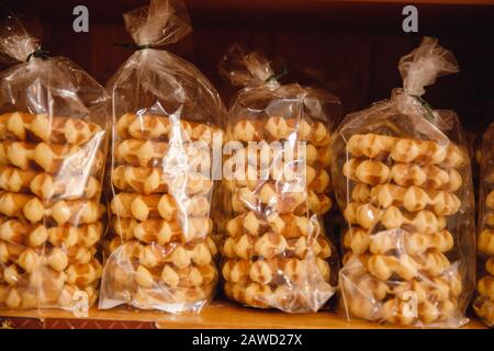 Auswahl An Traditionellen belgischen Waffeln mit Blick auf brüssel. Stockfoto