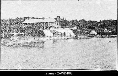 Eine historische Skizze der "Alten Mission" und ihrer Missionare zu den Ojibway-Indianern: Auf Madeline Island, Lake Superior, Wisconsin. Dringend benötigtes Haus. Sie waren sehr beengt für den Raum, sowohl für sich selbst als auch für ihre richtige Missionsarbeit. So planten sie ein Kommodiöses Gebäude, das die Familien, ihre Besucher, ihre Kirche und Schularbeiten aufnehmen sollte. Es muss von der Zufahrt profitieren, daher wählten sie einen Ort auf der Hauptstraße, die von Old Fort nach New Fort führt, auf halber Strecke zwischen den beiden, eine Littlemore, die mehr als eine Meile von jedem entfernt ist. Nach Brauch wurde es von einer Stockade aus Zed abgerundet Stockfoto