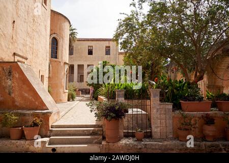 Kloster Agia Triad auf Crete in Griechenland. Schöne Terrasse im Sommer Stockfoto