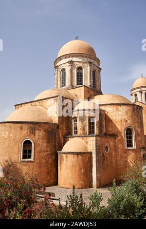 Kloster Agia Triad auf Crete in Griechenland. Schöne Terrasse im Sommer Stockfoto