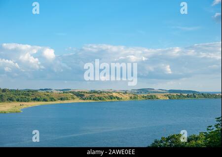 Landschaft an der Einmündung des Verbindungskanals Baaber Bek in die Bucht Having, Baabe-Moritzdorf, Rügen, Mecklenburg-Vorpommern, Deutschland Stockfoto