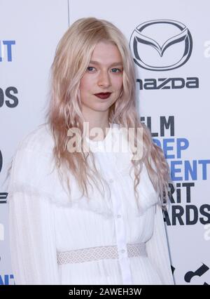 Santa Monica, USA. Februar 2020. Santa MONICA, KALIFORNIEN - 08. FEBRUAR: Hunter Schafer nimmt am Film Independent Spirit Award 2020 am 08. Februar 2020 in Santa Monica, Kalifornien, an. Foto: Crash/imageSPACE Credit: Imagespace/Alamy Live News Stockfoto