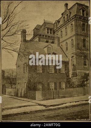 Das Leben und die Zeiten des Größten RevJohn Carroll, Bischof und erster Archibishop von Baltimore. Führen Sie es zu Ihrem Projekt eines Rückzugs in Montreal. Sie segelte dementsprechend am 9. Juni von ^EW York mit ihrer Tochtersinn ein Baltimore-Paket, Und nahm in einem Haus, das noch in der Paca Street in der Nähe des Seminars von St. Sulpice stand, eine Reiherresidenz auf. Hier weitete sich ihr Herz vor heiliges Glück aus. Xear, eine Kapelle, in der sie jeden Abend von Tageslicht bis zu acht Oktapfen die Messe hören konnte und an Yespers und Benediction teilnahm, war ihr Glück abgeschlossen.Ihre ersten Gelehrten;ivere Nichten des Rev. Herr Du Bourg.Andere kamen bald Stockfoto