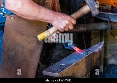 Pioneer Living History Museum: Schmiedeladen Hammer und Anvil Stockfoto